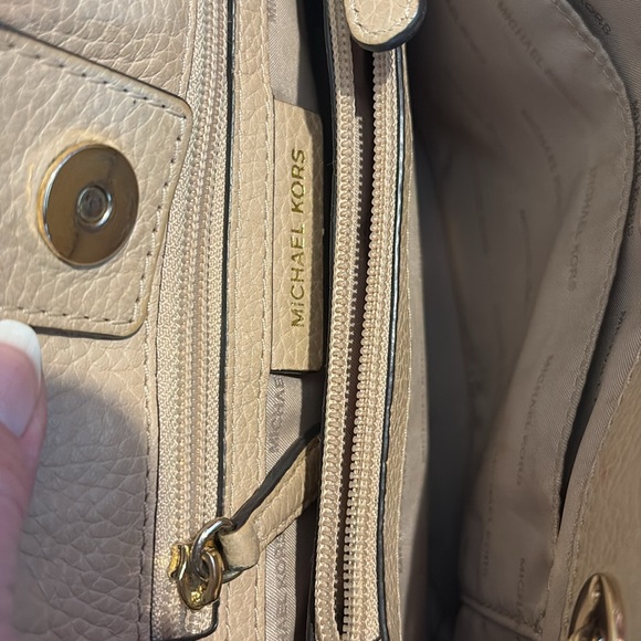 Michael Kors   Convertible Crossbody shoulder bag  pebbled leather khaki tan EUC - Picture 13 of 17